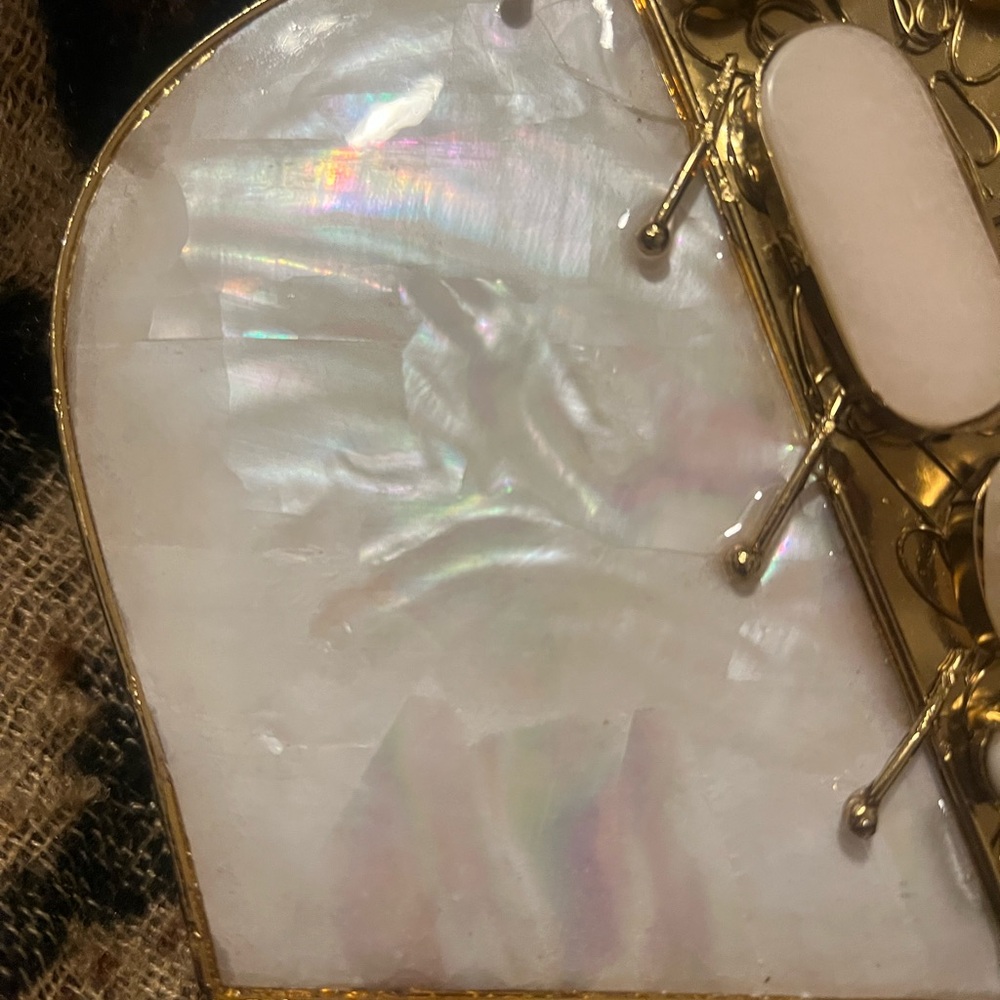 Ramla La Perle Handmade in Morocco Mother of Pearl and Brass clutch with chain - Picture 5 of 16